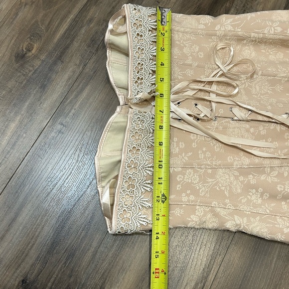 Beige Floral Embroidered Beaded Lace Corset - Picture 6 of 7